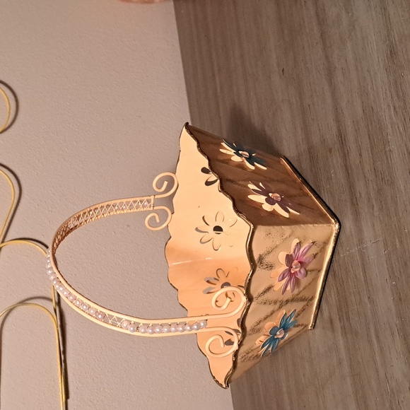Metal Basket - Picture 1 of 4